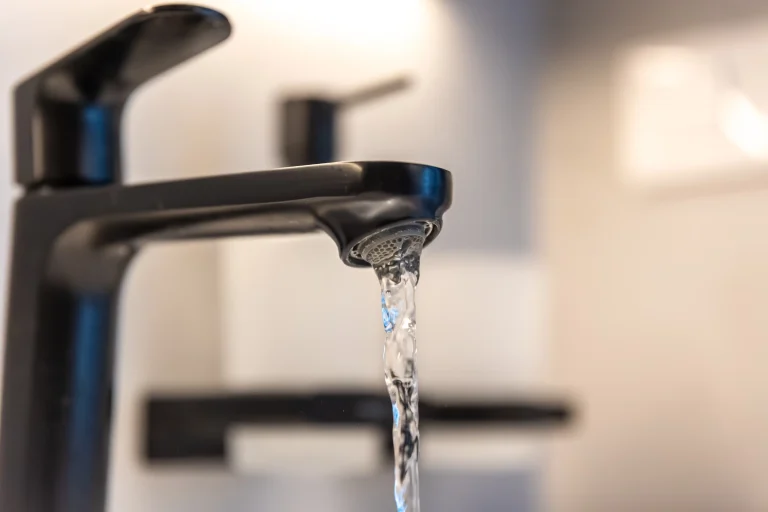 cloro en el agua del grifo